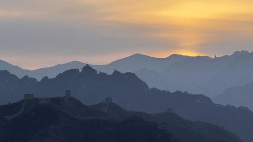 金山岭长城今日头条,千年古韵，雄关漫道，探寻长城新风采